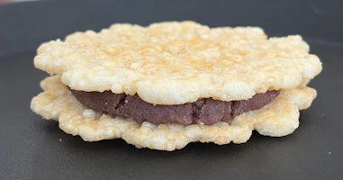 富士見堂「あんこ天米」を実食レビュー|せんべいとあんこの甘じょっぱい東京手土産