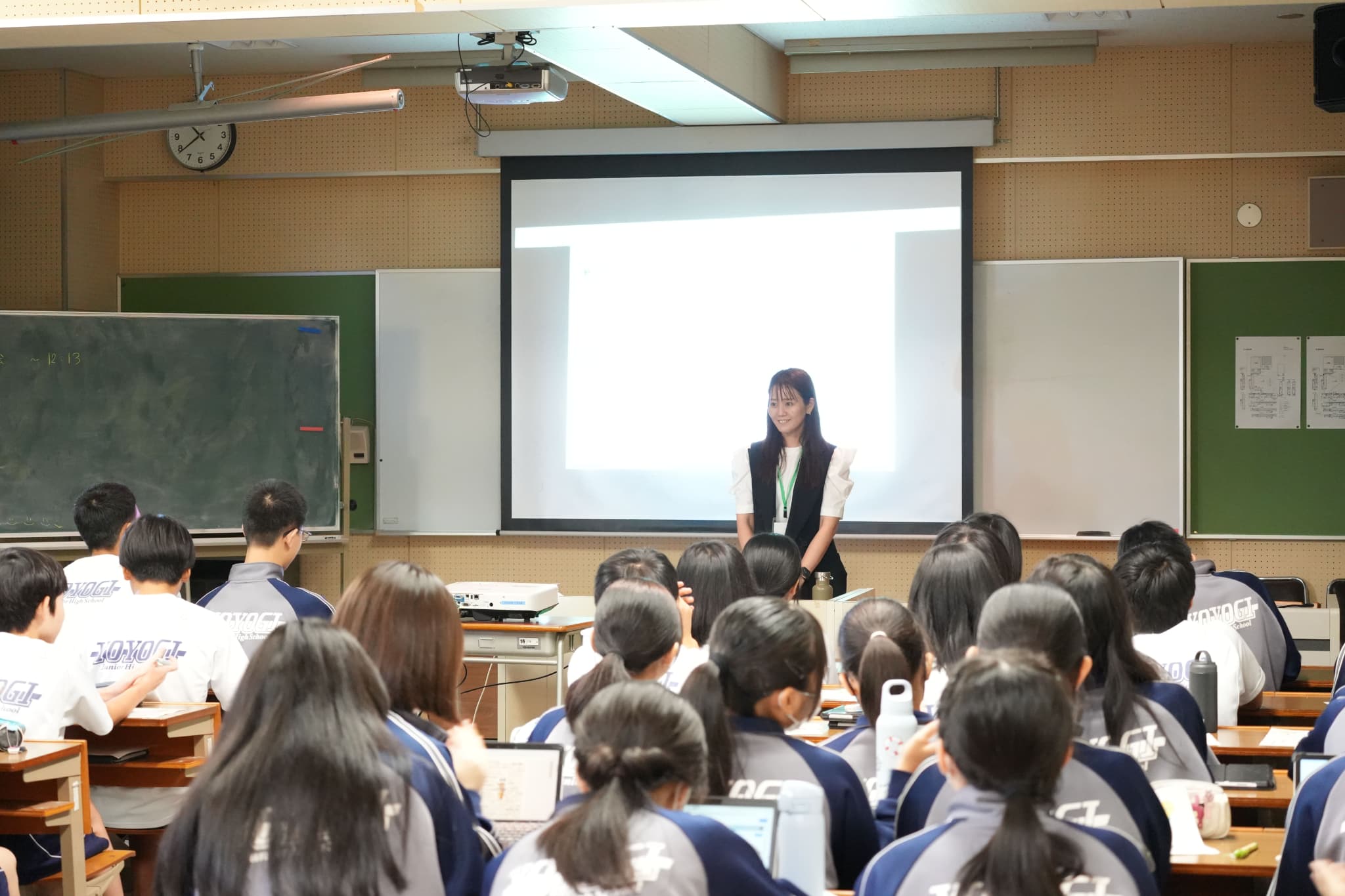 東京都アントレプレナーシップ育成プログラム 代々木中学校サポーターで代表清水が登壇しました