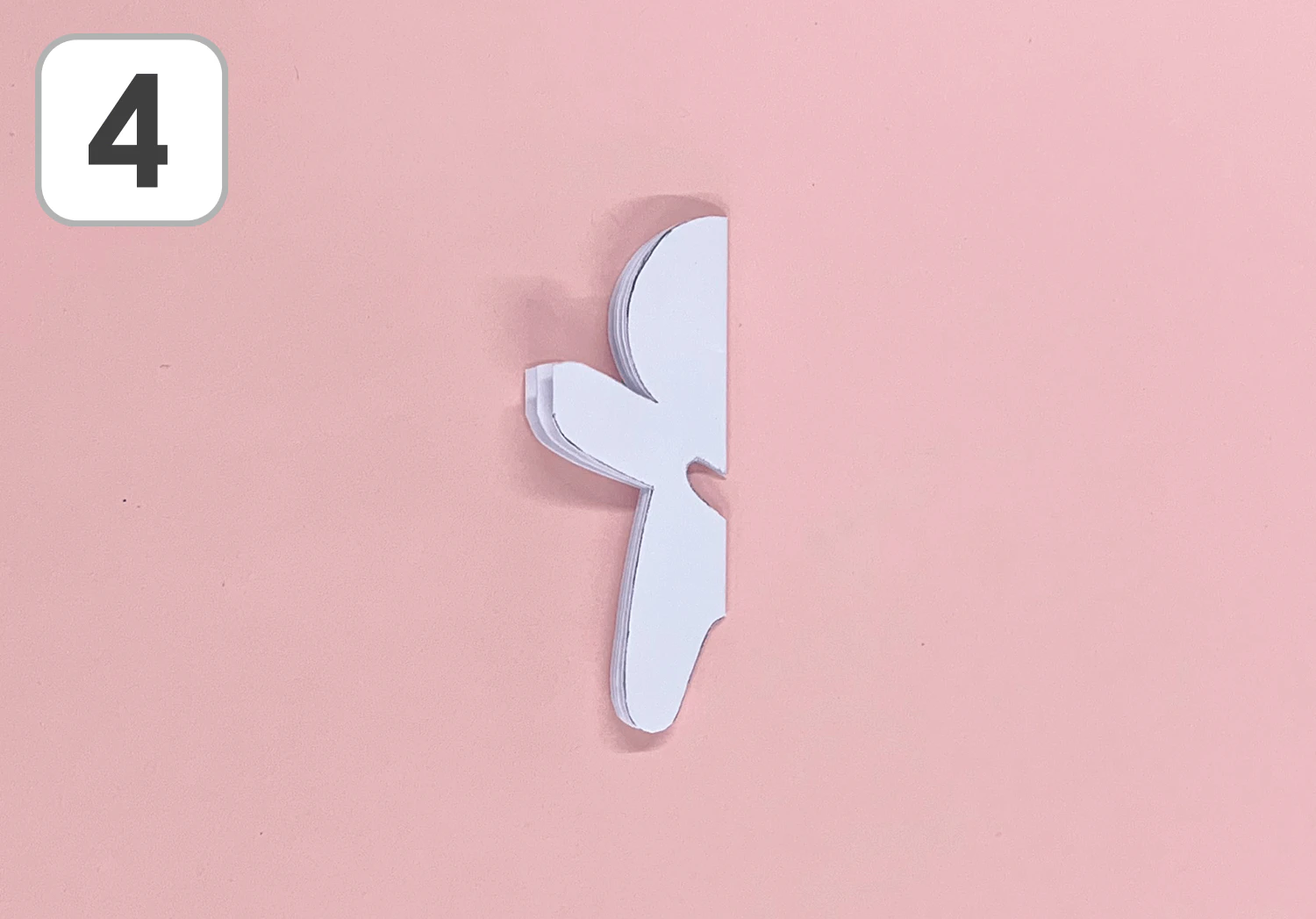 つながる切り紙手をつなごう!の製作手順4