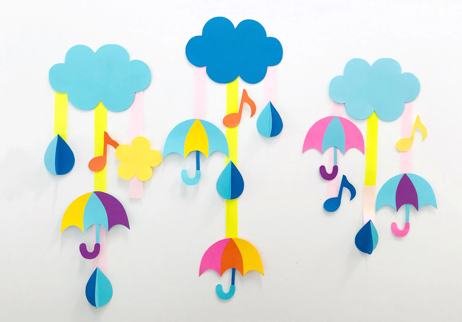 かさとしずくの吊るし飾り