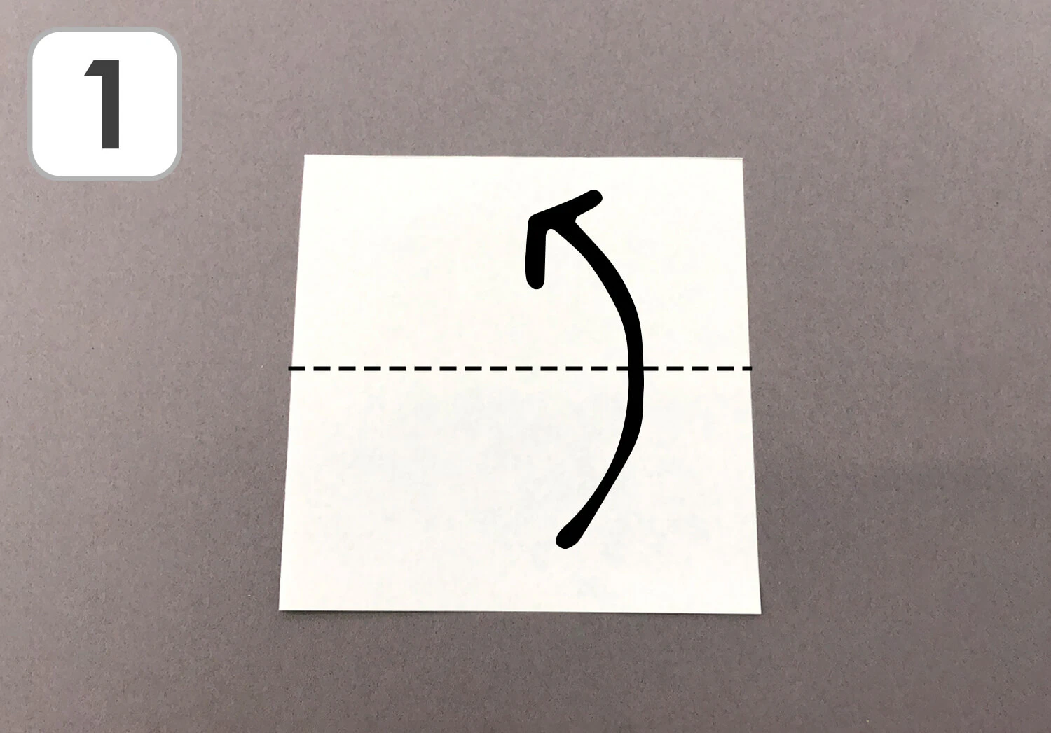 おりがみ1枚で作るクローバーの作り方1