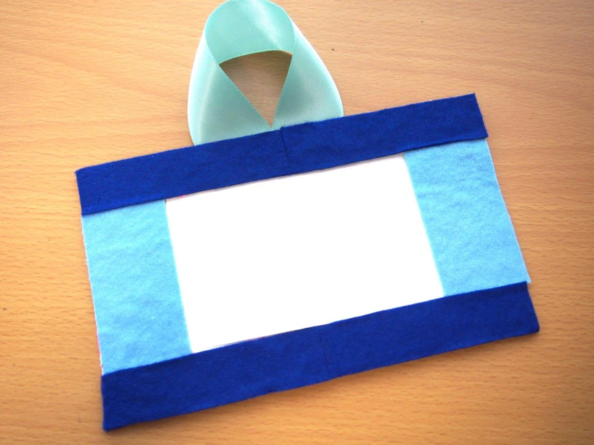 吊るすタイプの写真立て