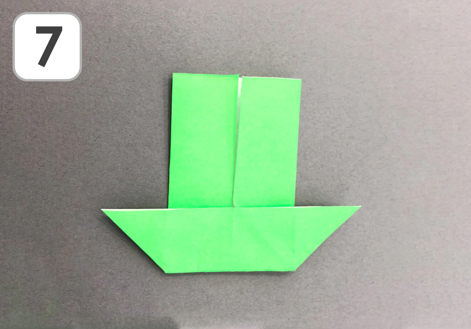 おりがみ1枚で作るクローバーの作り方7