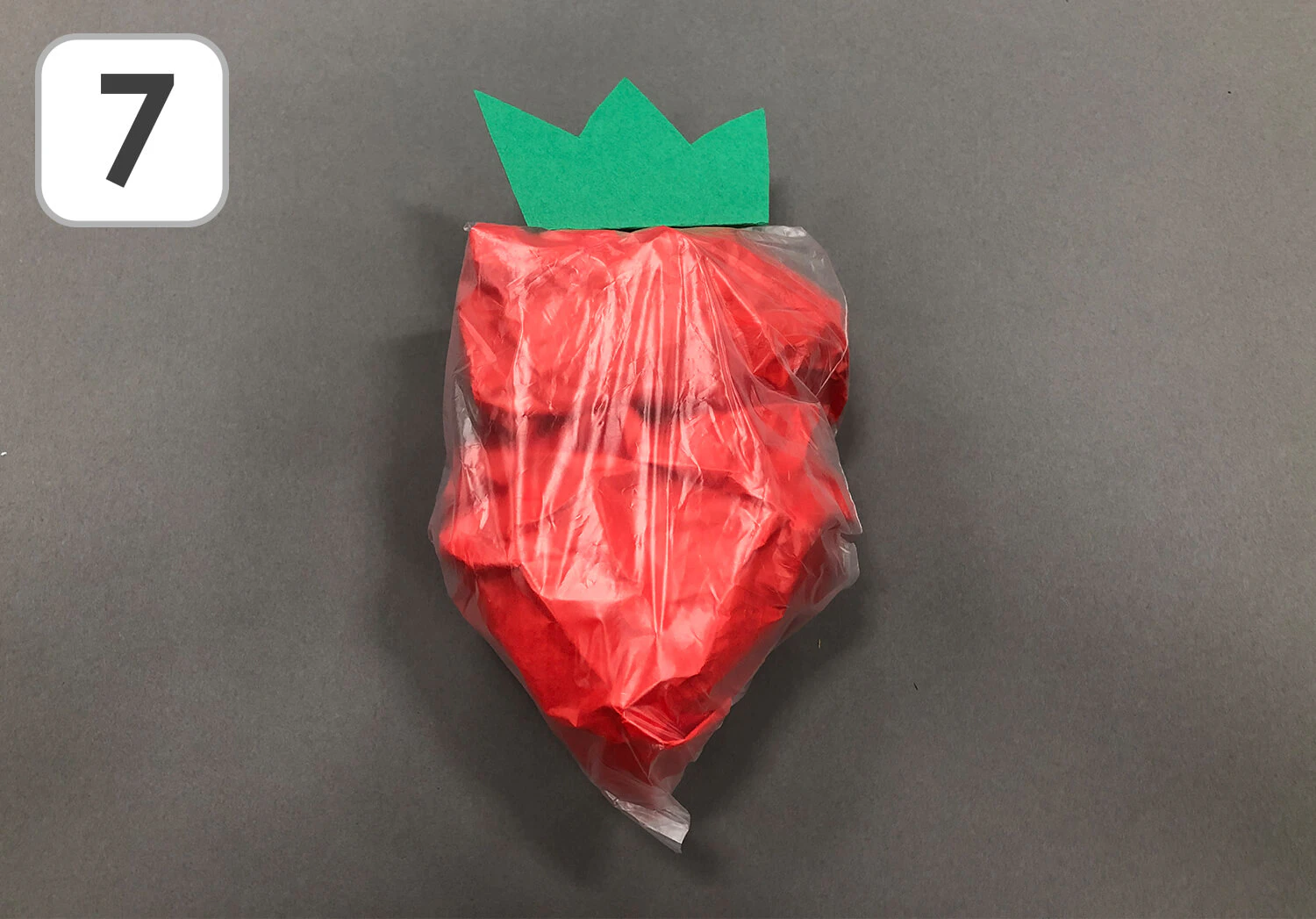 かさぶくろを使ったいちごの製作完成図