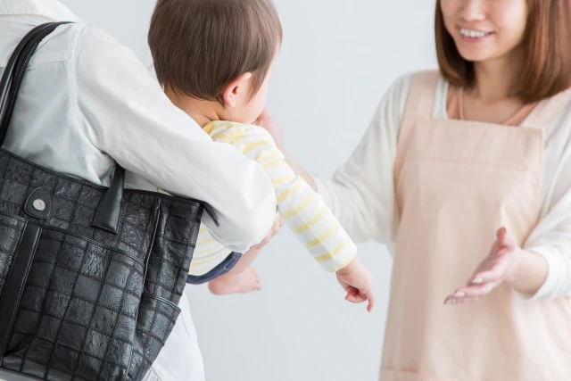 保育士と子ども