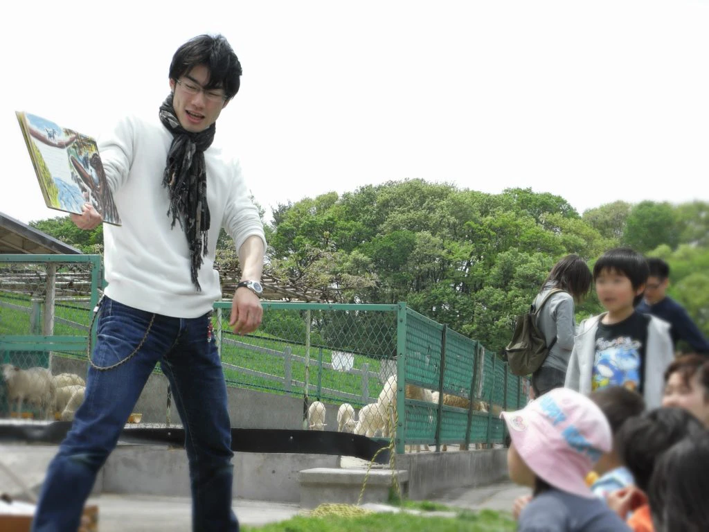牧場での読み聞かせ