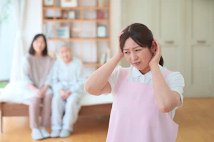 介護士はやめとけと言われ悩む女性