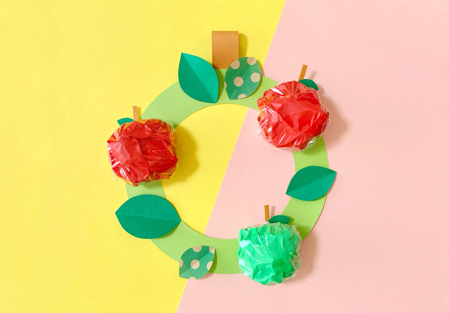 立体リンゴのリース