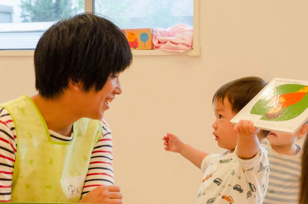 子どもと向き合う油井先生