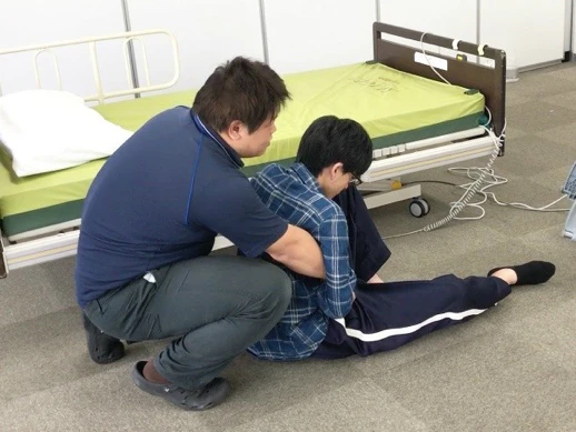 利用者さんをしっかりと抱え込む