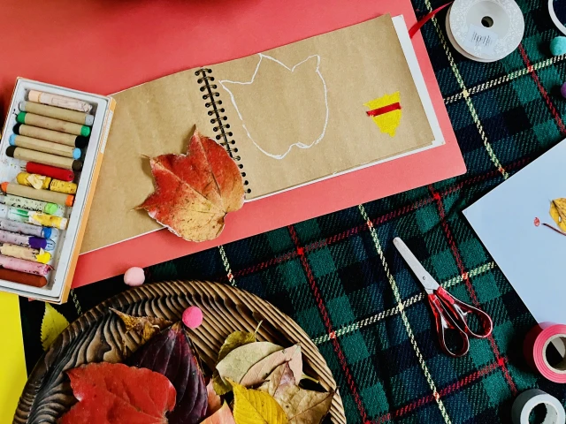 コラージュに使うもの