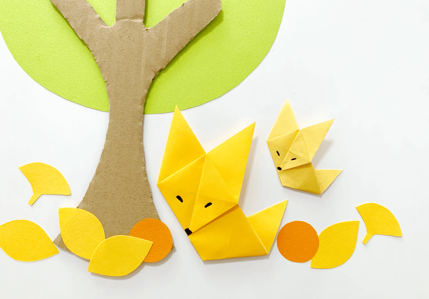 キツネの折り方の壁面アレンジ