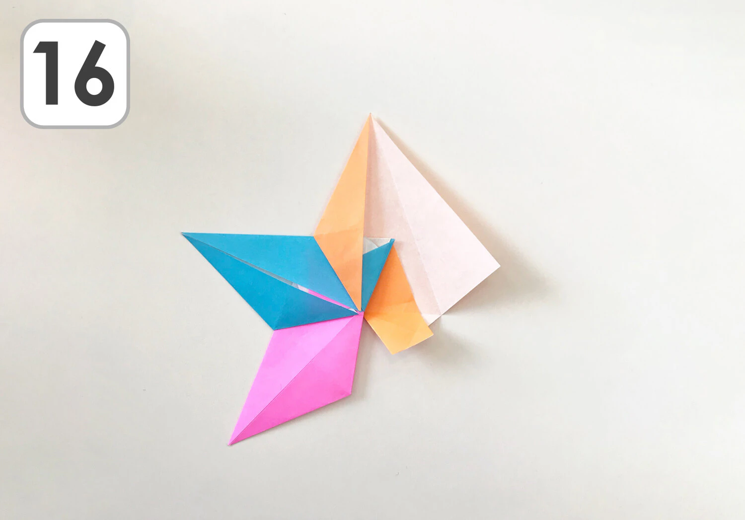 おりがみで作るほし手順16