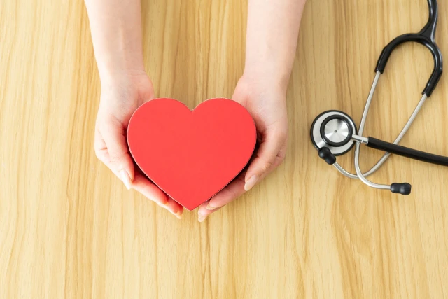 ハートマークと医療器具