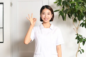 OKサインをする看護師さん