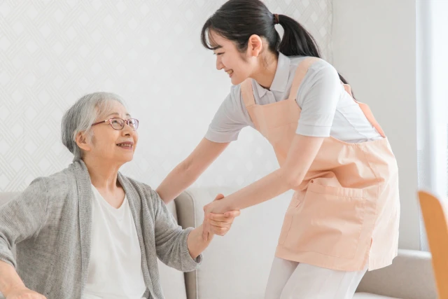介護される女性