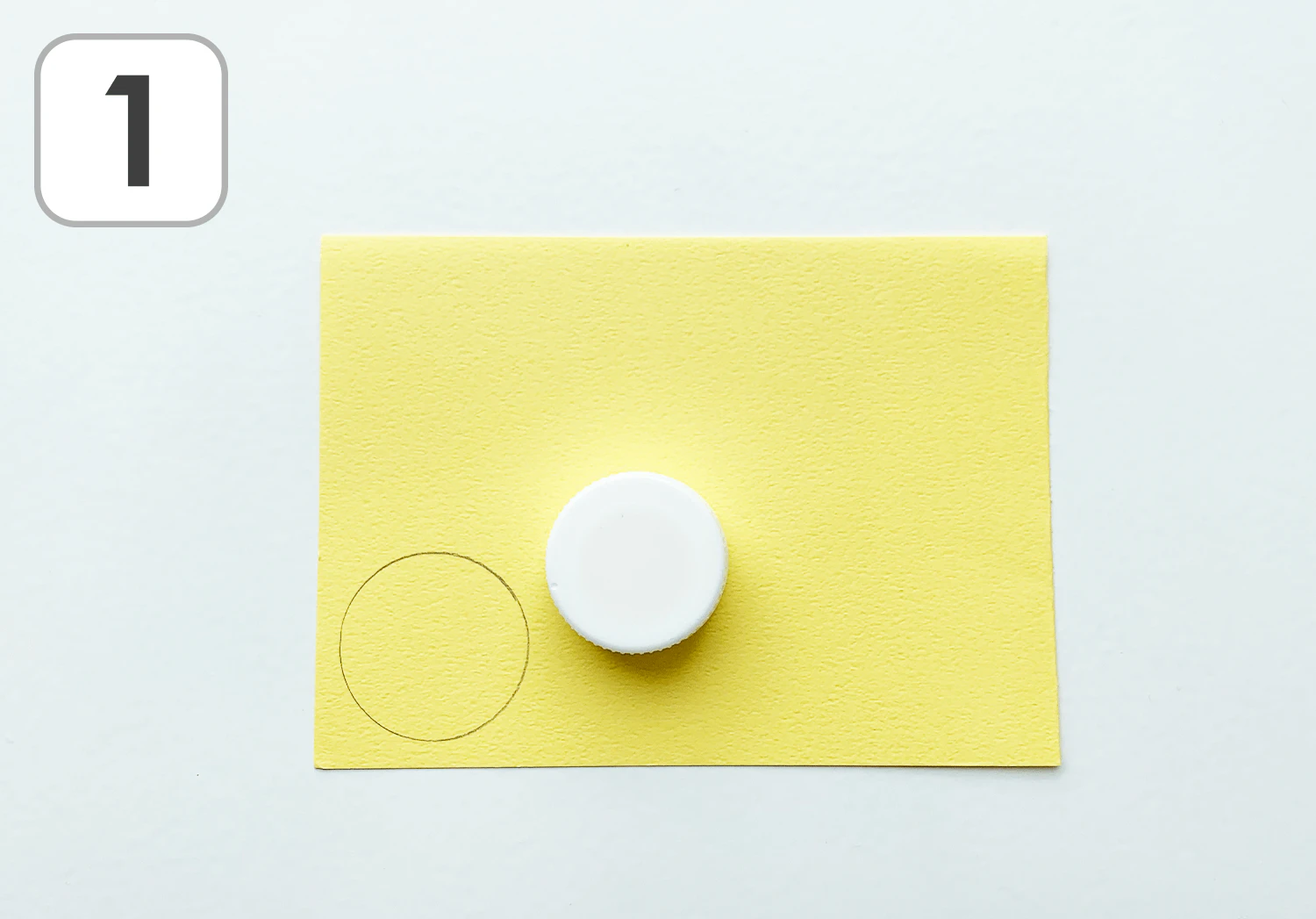 カラフルうろこのお魚の製作手順1