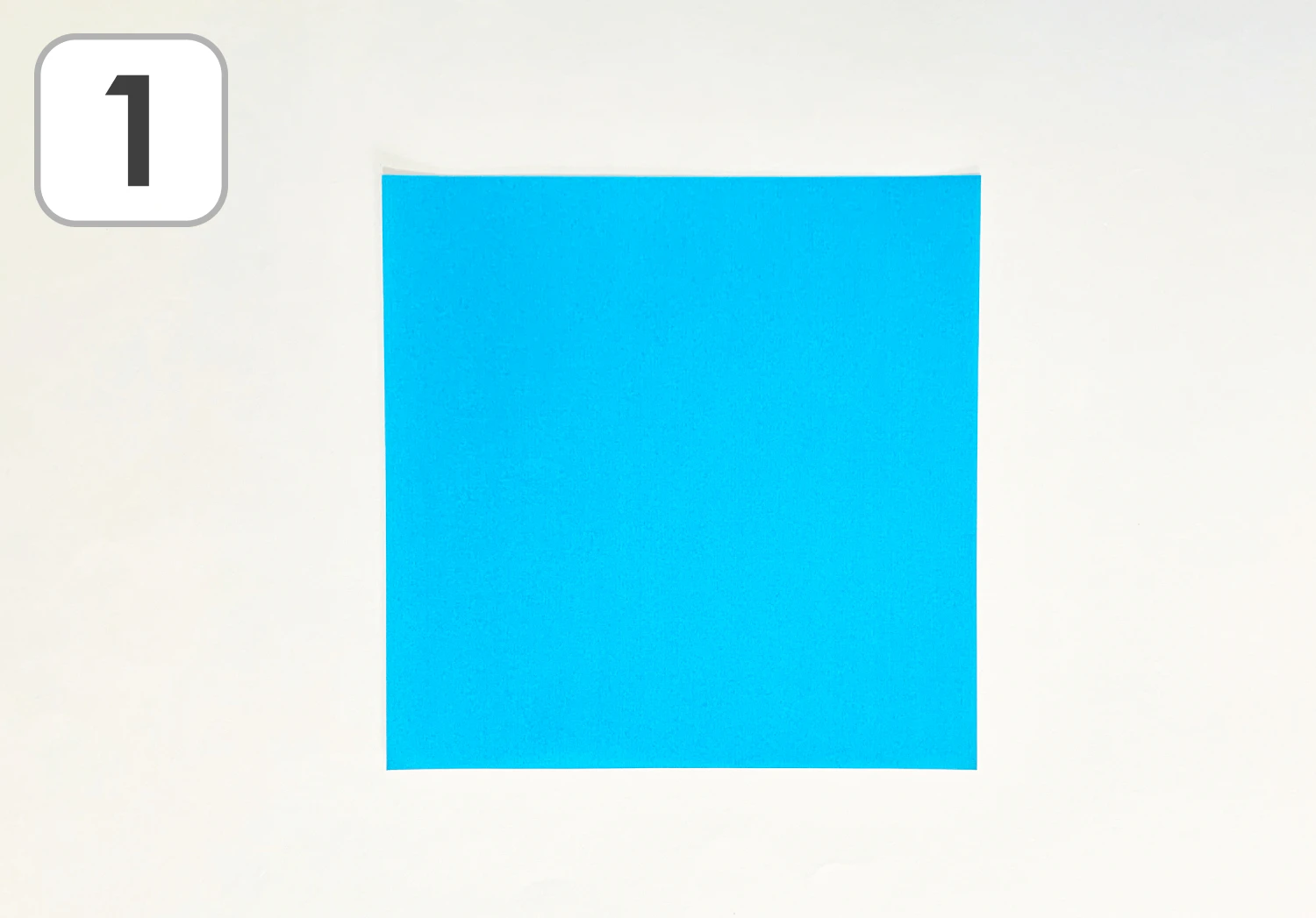 折り紙による雪だるまの製作手順1