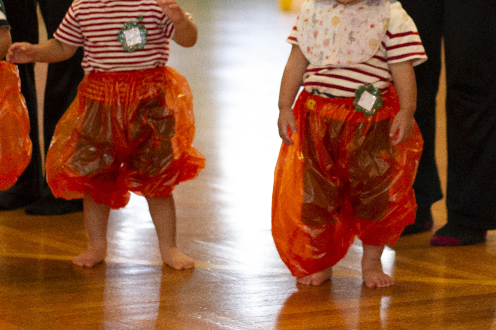 お遊戯会をしている園児の様子