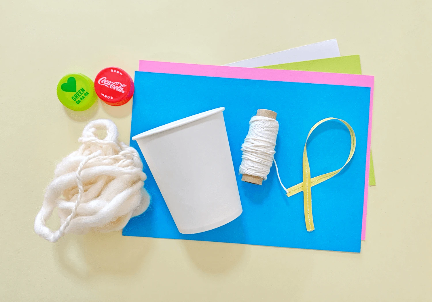 紙コップのふわふわベルの準備物