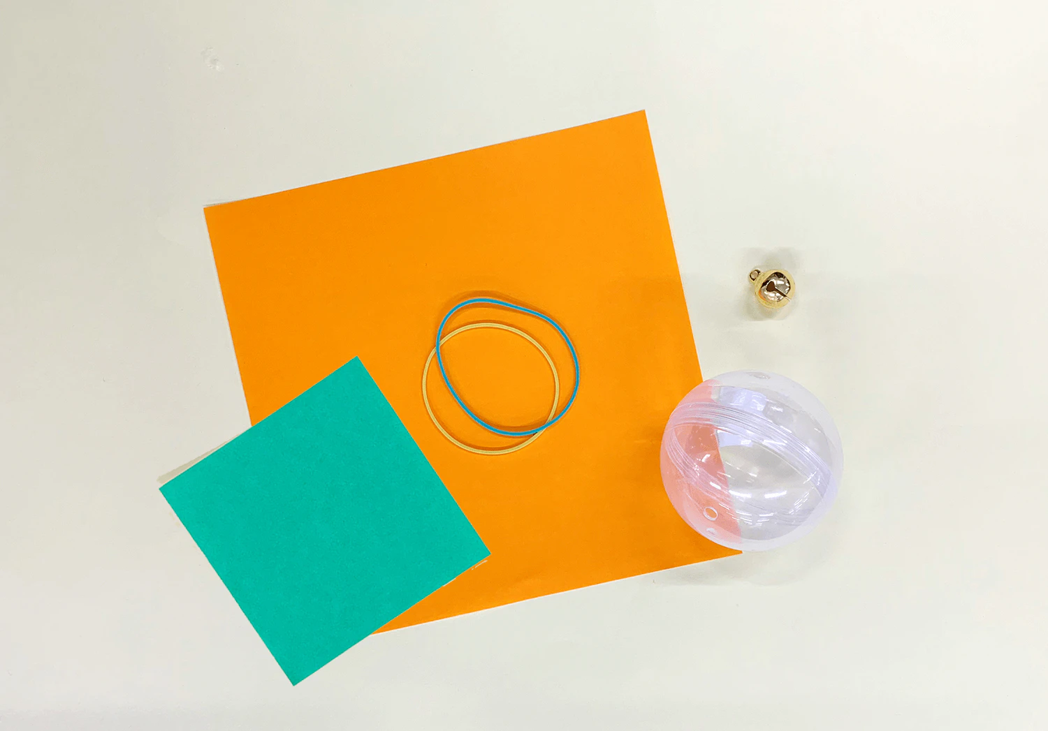 ガチャガチャカプセルのミカンヨーヨーの準備物