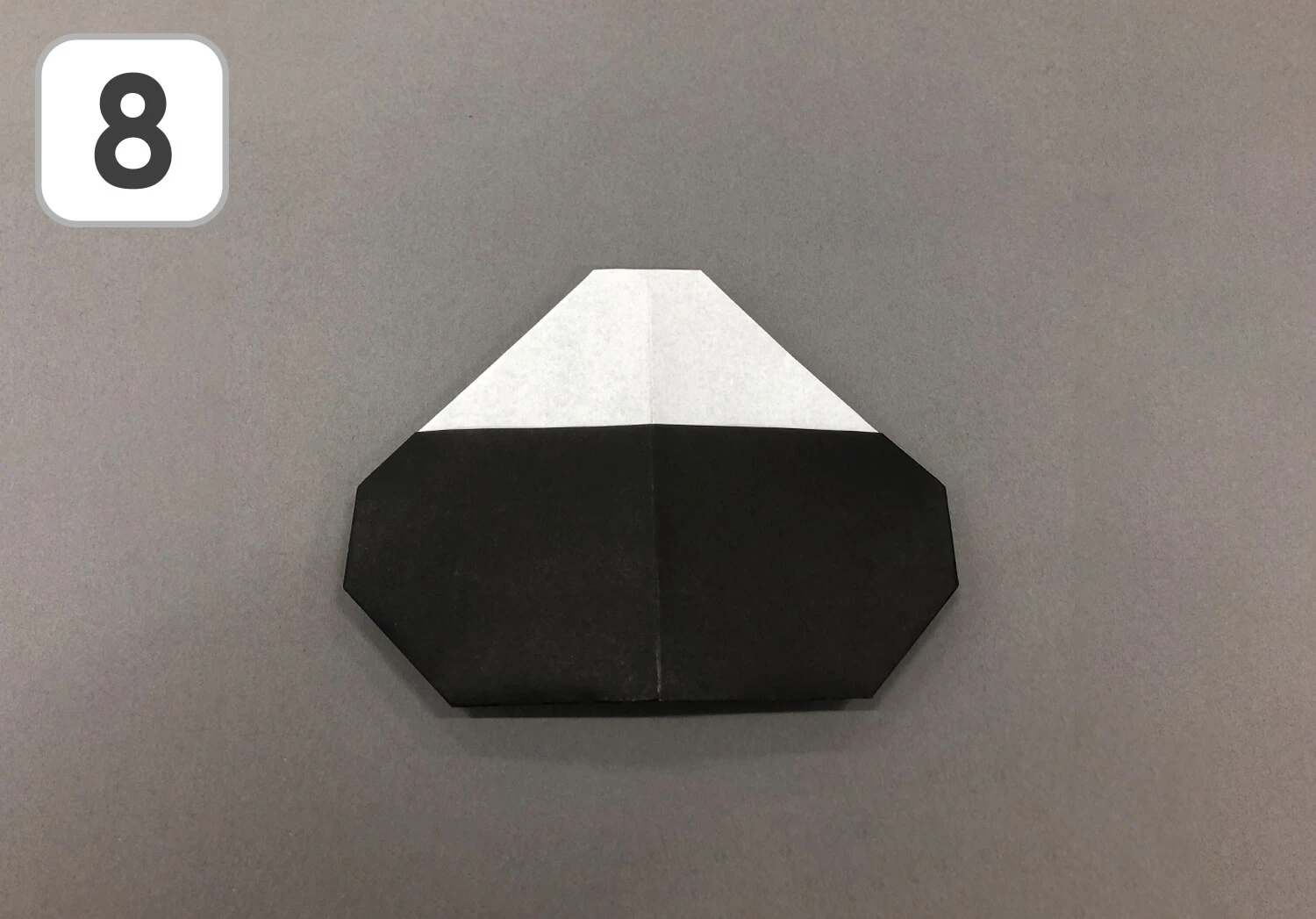 折り紙のおにぎりの製作手順8