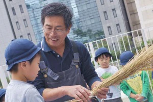 脱穀体験の様子