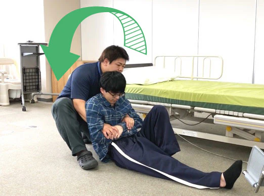 振り子の動きで反動をつける