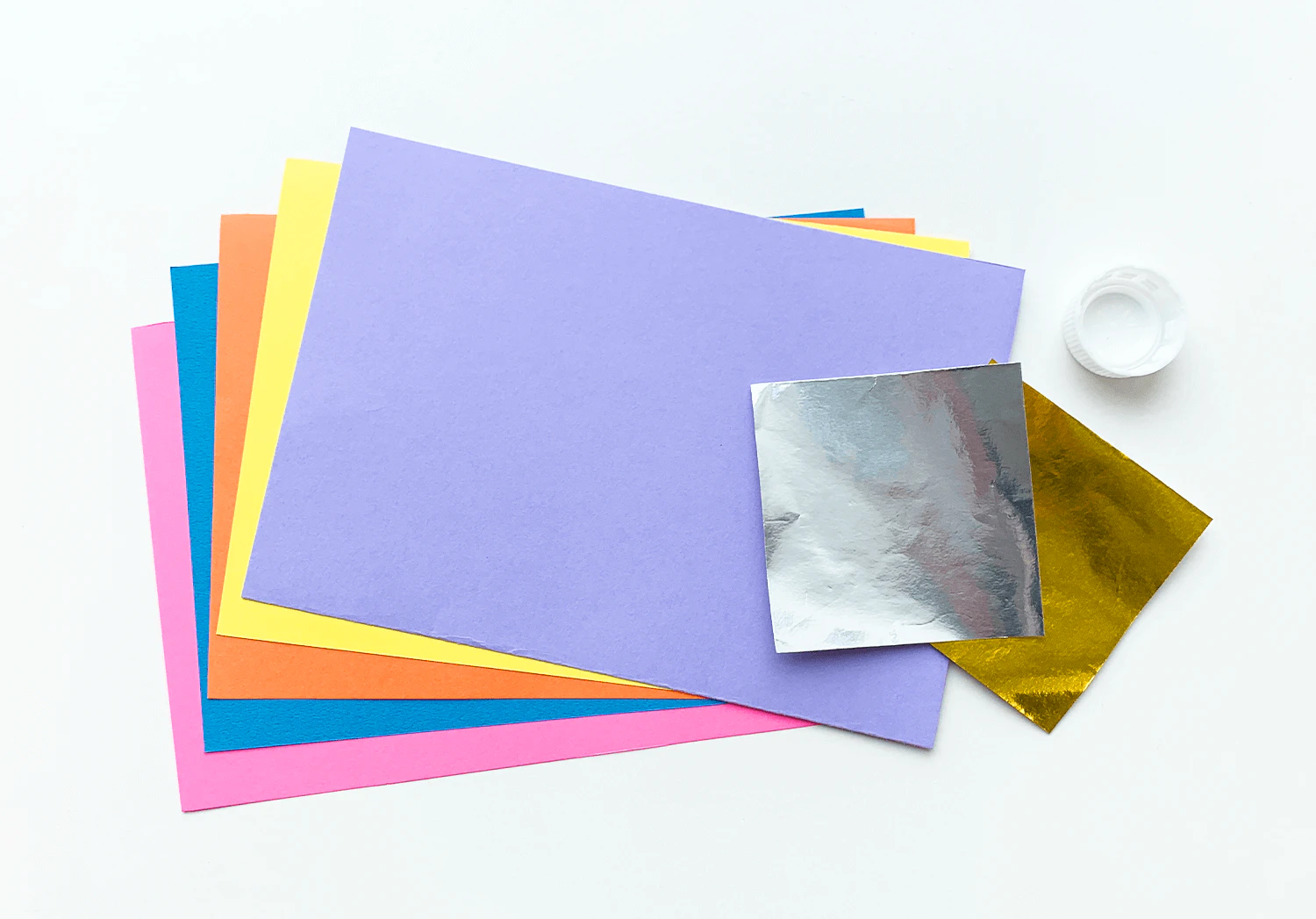 カラフルうろこのお魚の準備物