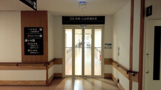 病院の廊下