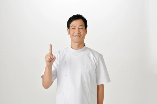 笑顔の男性スタッフ