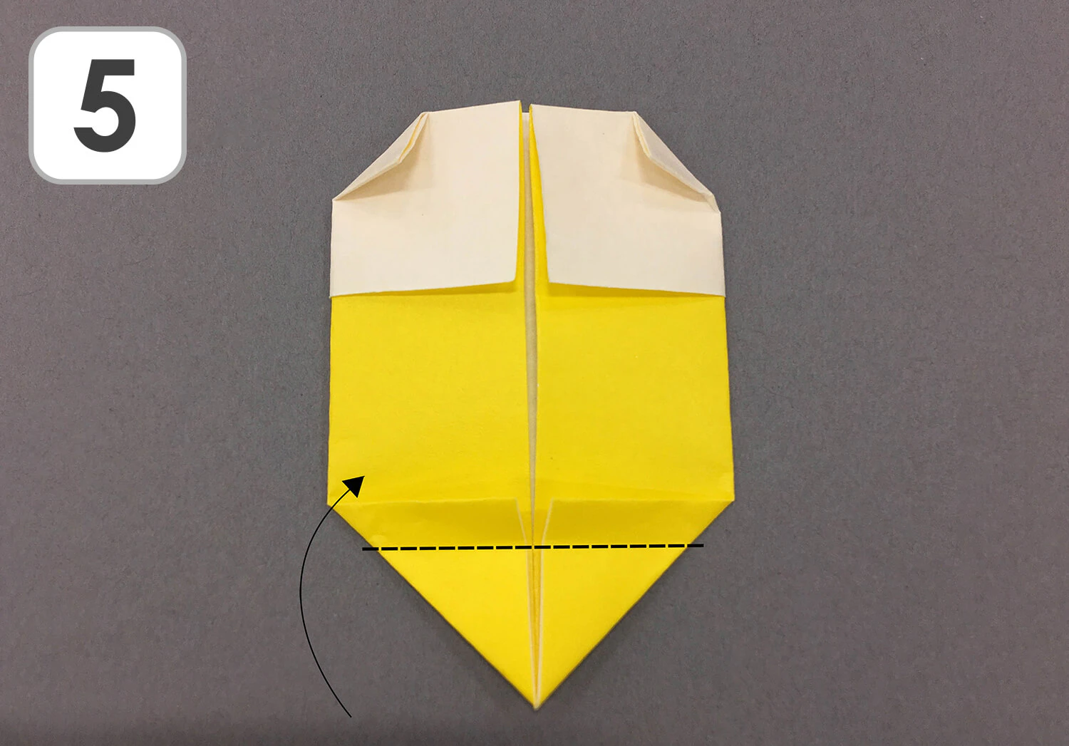 おりがみ みつばち手順5