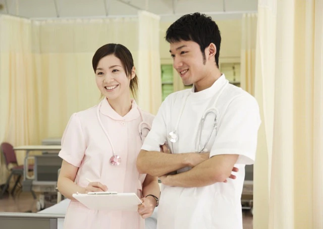 男性看護師と女性看護師