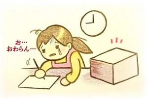 書類作成に追われる保育士さん