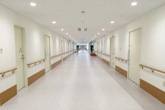病院の廊下