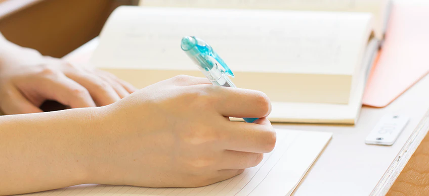 勉強している様子