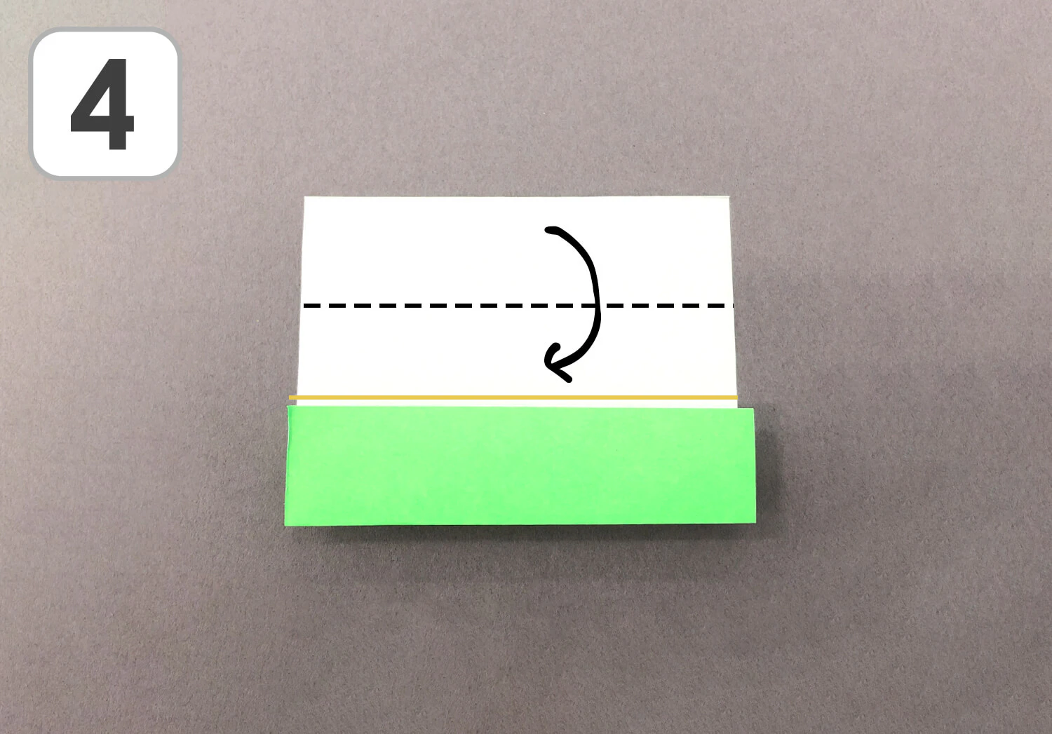 おりがみ1枚で作るクローバーの作り方4