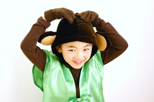 帽子をかぶった子供