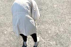 年配の方の後ろ姿