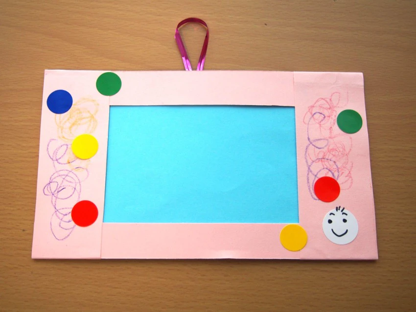 完成した牛乳パックの写真立て