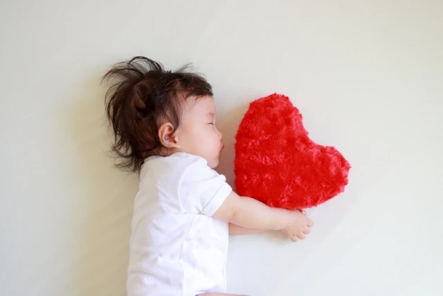 寝ている子どものイメージ