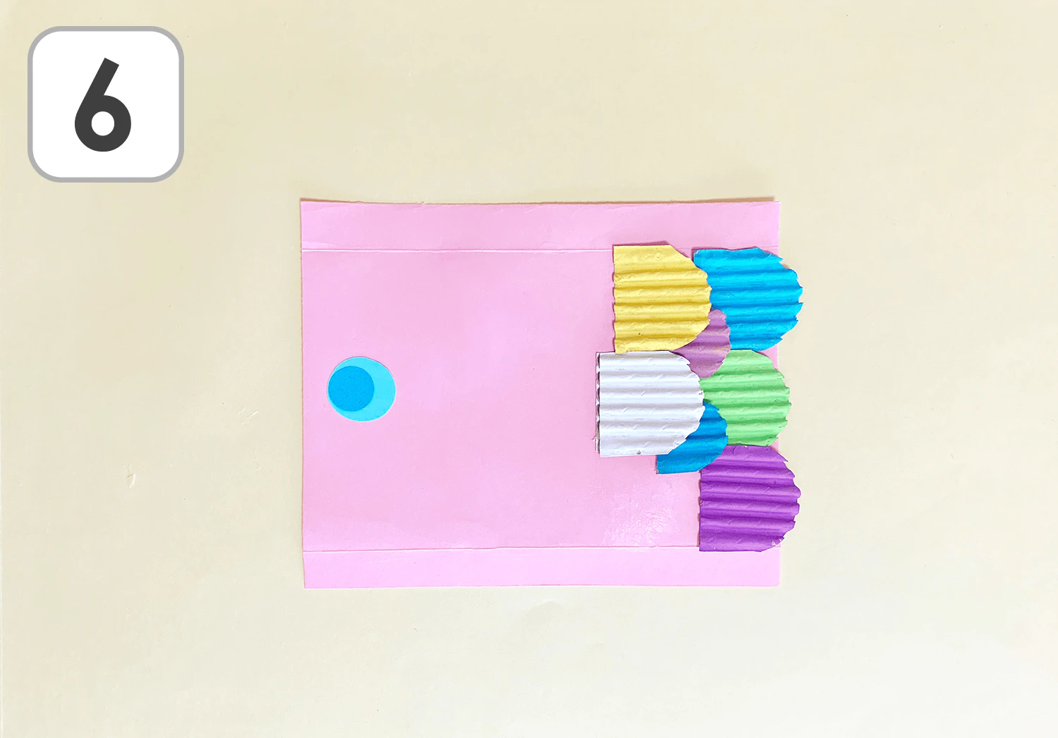 カラフルダンボールのこいのぼりの製作手順６