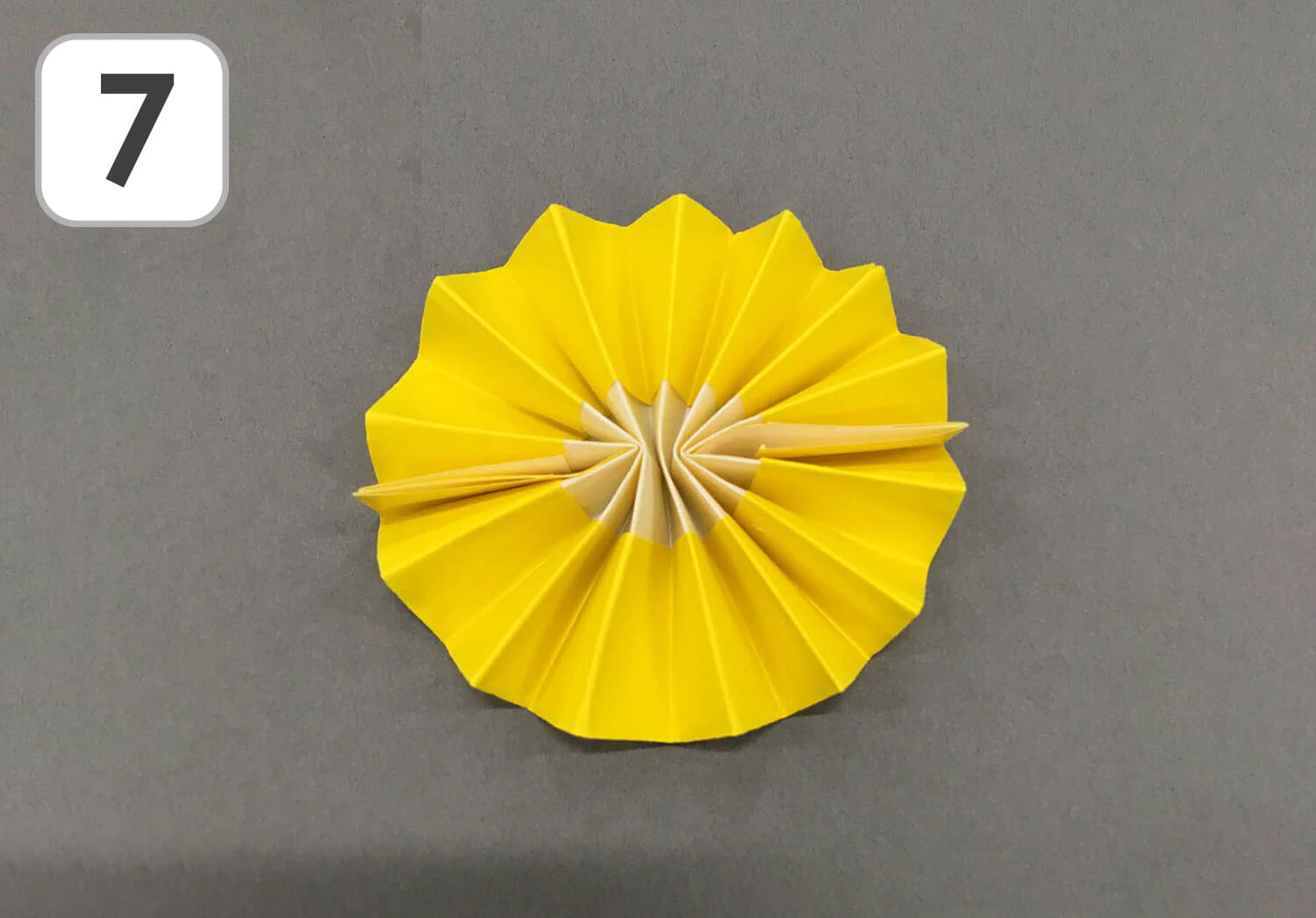 折り紙で作るたんぽぽの製作手順7