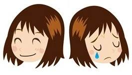 保育士さんの笑い顔と泣き顔