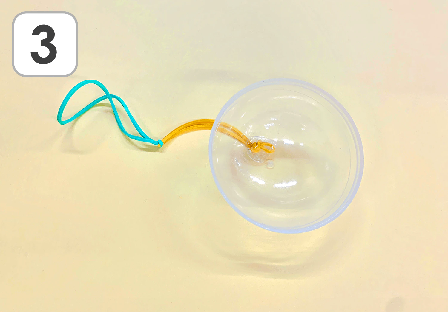 ガチャガチャカプセルのミカンヨーヨーの製作手順3