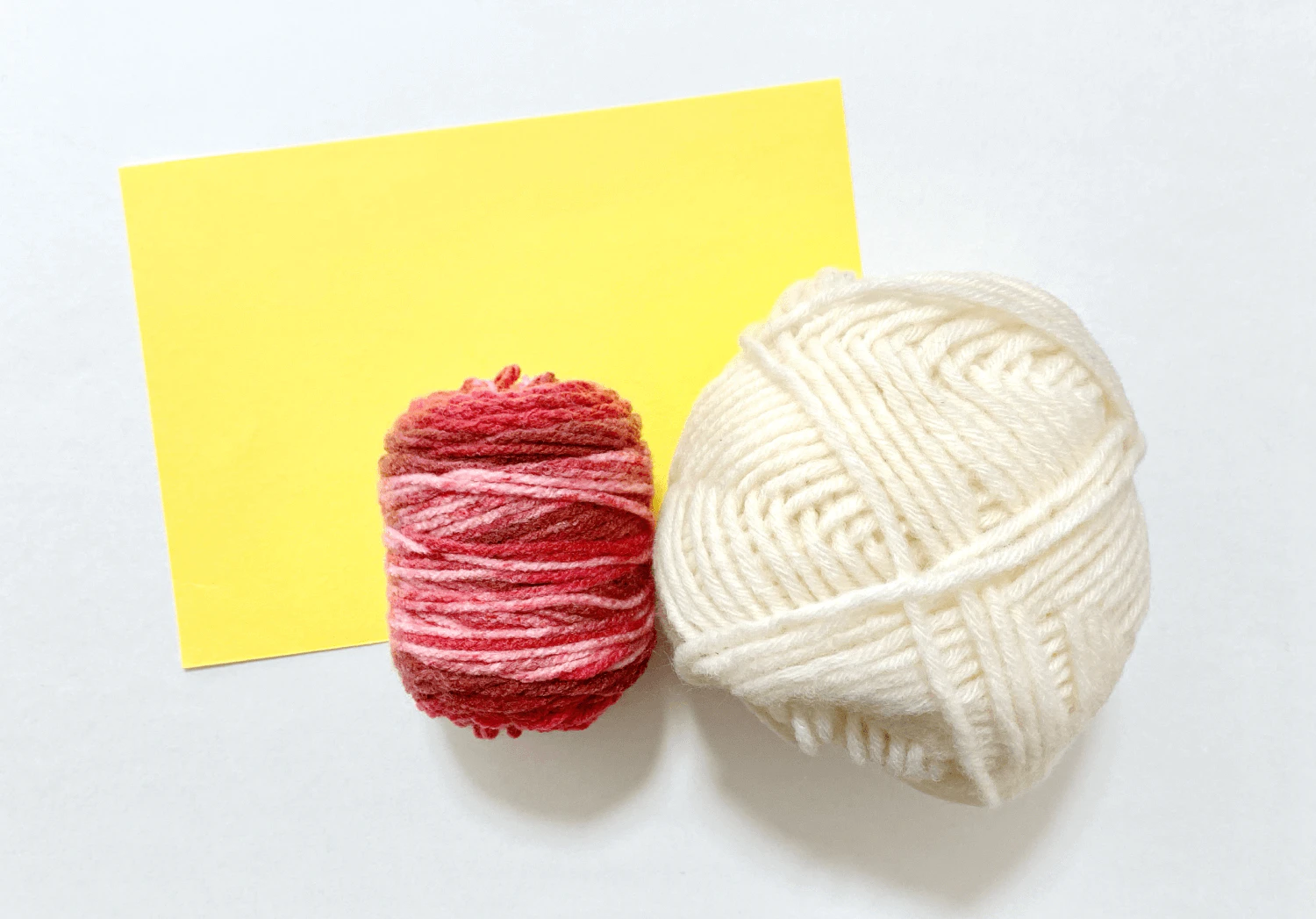 紐通しのニット帽子の用意物