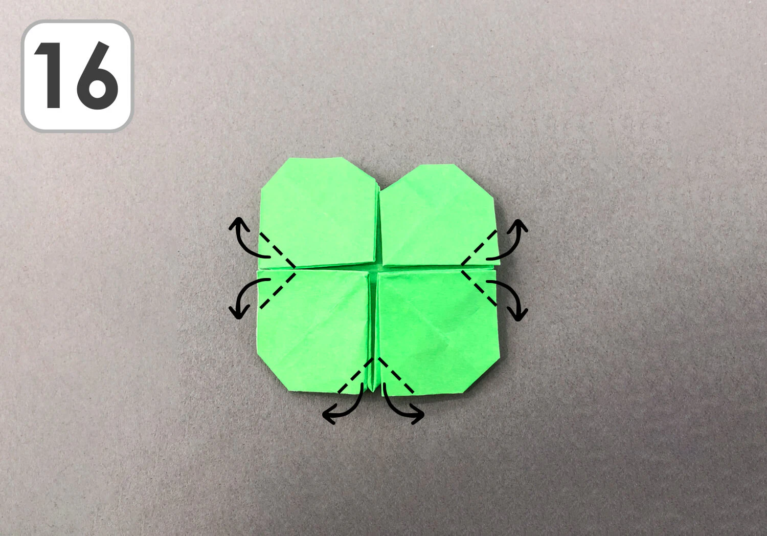 おりがみ1枚で作るクローバーの作り方16