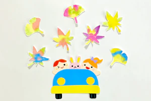 ステンシルで作るイチョウとモミジ