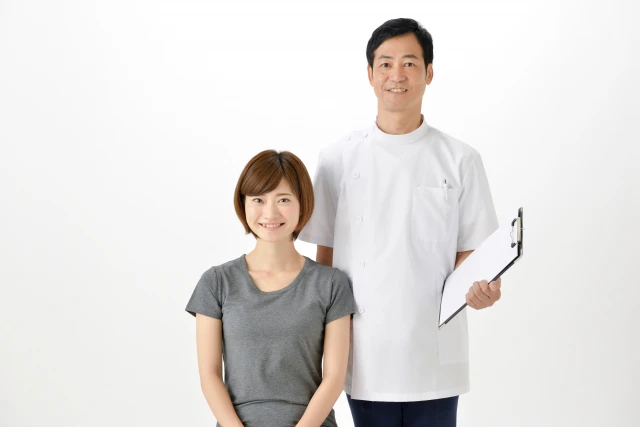 笑顔のスタッフとお客さん