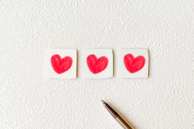 紙に書かれたハートマーク